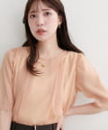 natural couture(ナチュラルクチュール) 【WEB限定】ほんのりラメシアータックプリーツブラウス