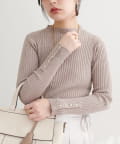 natural couture(ナチュラルクチュール) 袖口べこべこ釦プチハイリブニット