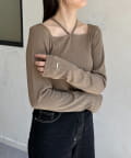 Thevon.(ゼヴォン) チャーム付きホルターネックリブプルオーバー