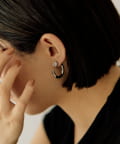 ear PAPILLONNER(イア パピヨネ) 《WEB限定》キュービックスターピアス