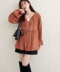 natural couture(ナチュラルクチュール) 【WEB限定】モールボーダーペプラムブラウス