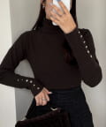 NICE CLAUP / OLIVE des OLIVE OUTLET(ナイスクラップ  / オリーブ デ オリーブ アウトレット) 【one after another】金ボタンハイネック