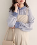 natural couture(ナチュラルクチュール) 【WEB限定】バイカラーデザイン釦ブラウス