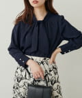 natural couture(ナチュラルクチュール) 【WEB限定】袖口パールノット結びボウタイブラウス