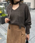 Thevon.(ゼヴォン) チョーカー付きVネックニット