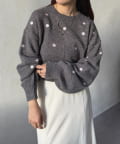 Thevon.(ゼヴォン) フラワー刺繍ショートニット