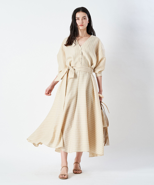 【美品】人気✨ 田丸麻紀ウィムガゼット ウエストマークフレアワンピース ベージュ 玉川店 田丸麻紀さんコラボ商品入荷しました - Whim Gazette(ウィム