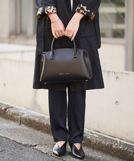 IACUCCI ブラック メッシュ ハンドバッグ IACUCCI ブラック メッシュ