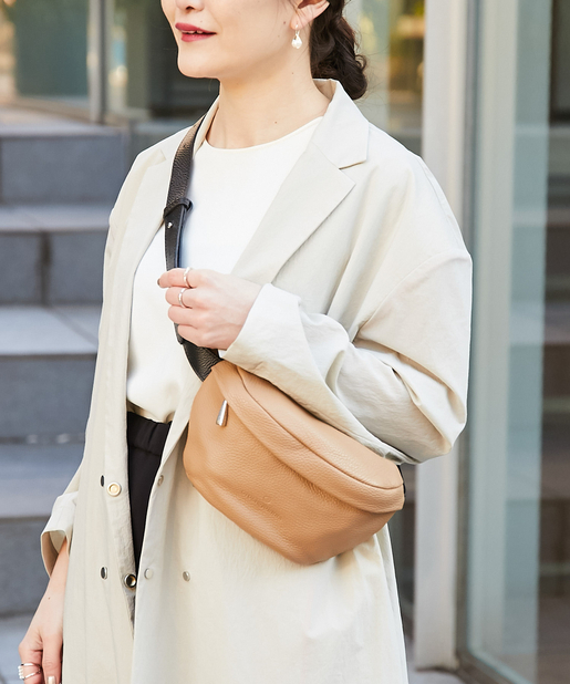 感度高めなレザーボディバッグ - ear PAPILLONNER(イアパピヨネ)たま