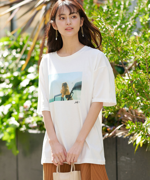 un dix cors(アンディコール) 【《リラクシーな着心地》洗える】Girl PHOTO Tシャツ
