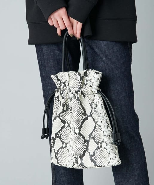 un dix cors(アンディコール) 【高級見えする素材感】MIAH(ミハ）ギャザーバッグ