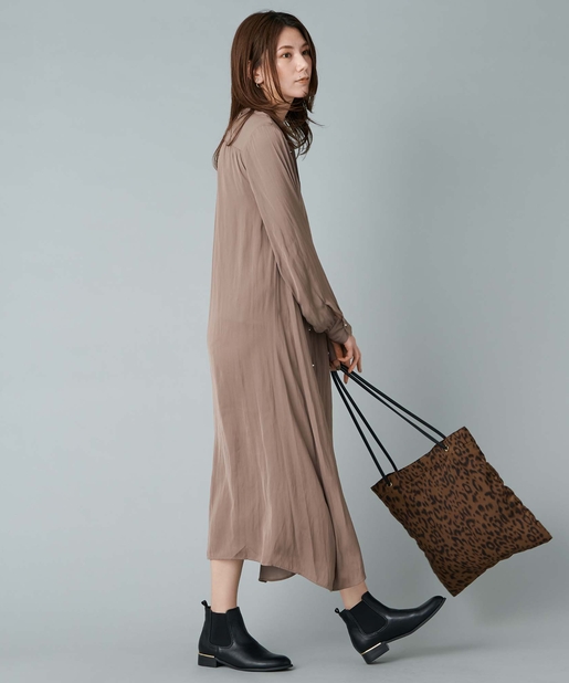 揺れ感が女性らしい 手洗い可 メタルボタンサテンワンピース Un Dix Cors アンディコール レディース Pal Closet パルクローゼット パルグループ公式ファッション通販サイト