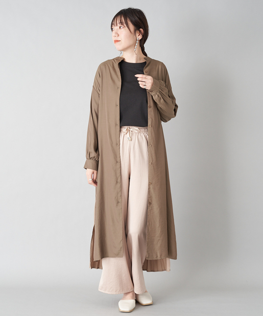 羽織でも使える万能アイテム バックプリーツバンドカラーシャツワンピース Chez Toi シェトワ レディース Pal Closet パルクローゼット パルグループ公式ファッション通販サイト
