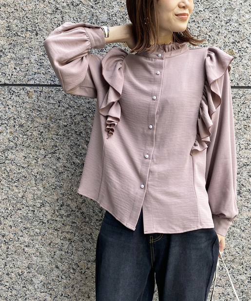 prose verse(プロズヴェール) 【シーン問わず着用可能】縦フリルパールボタンプチハイネックブラウス