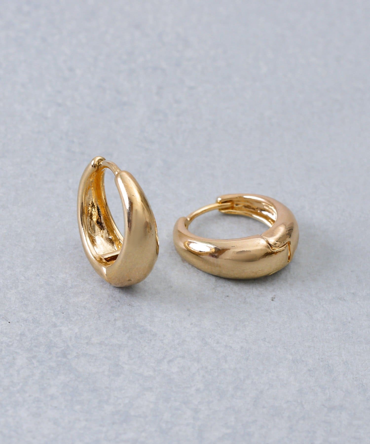 3COINS(スリーコインズ) 16ｍｍワイドフープワンタッチピアス