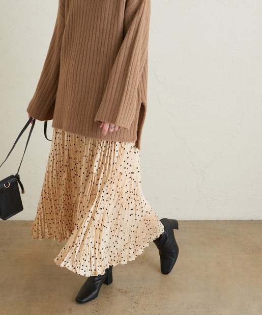 natural couture(ナチュラルクチュール) クリンクルサテンドットスカート