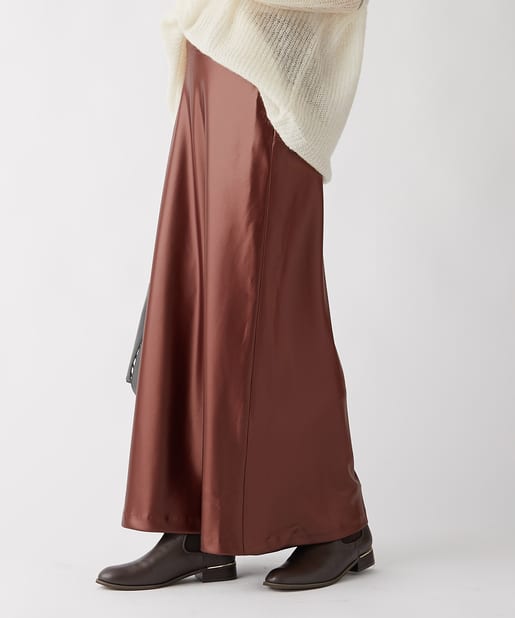 un dix cors(アンディコール) 【手洗い可】レザーライクサテンフレアスカート