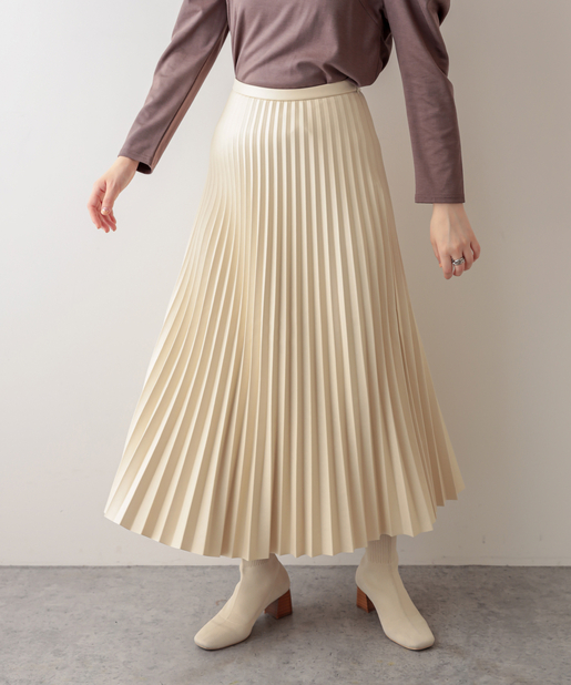 natural couture(ナチュラルクチュール) 合皮プリーツスカート