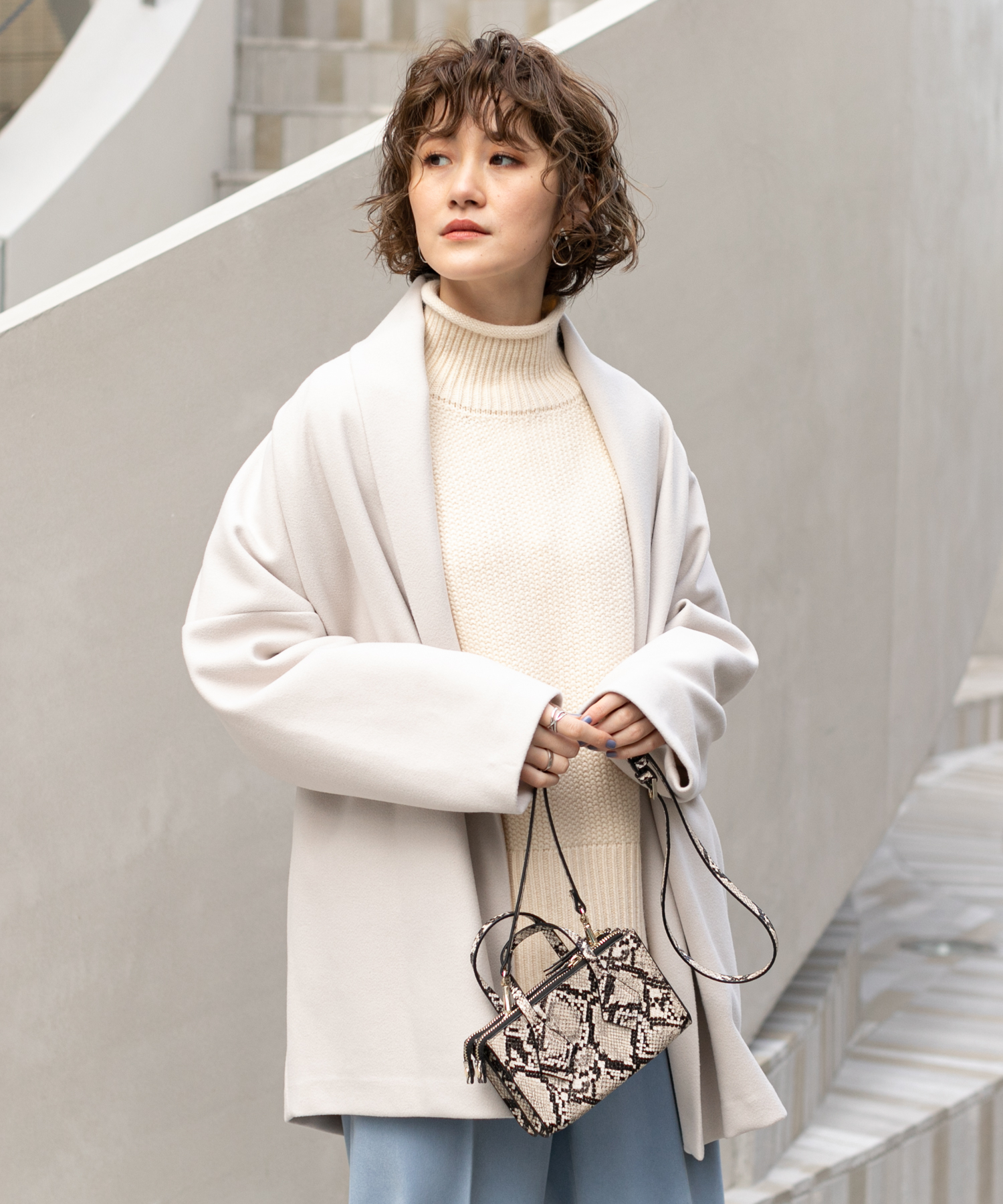 コクーンシルエットが女性らしい ミドル丈コクーンコート Un Dix Cors アンディコール レディース Pal Closet パルクローゼット パルグループ公式ファッション通販サイト