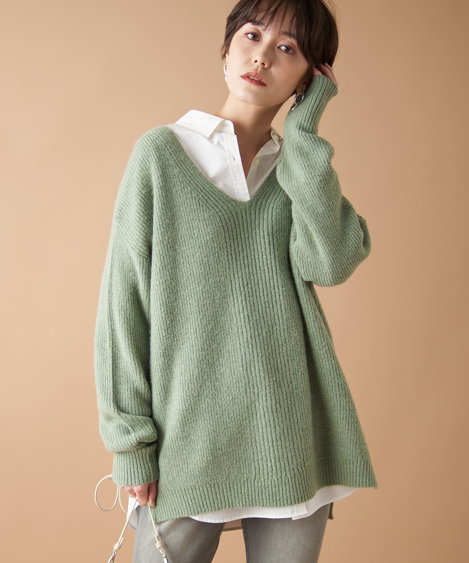 un dix cors(アンディコール) ここでしか手に入らない！【WEB限定】モヘア混ヘアリーヤーンVネックプルオーバー