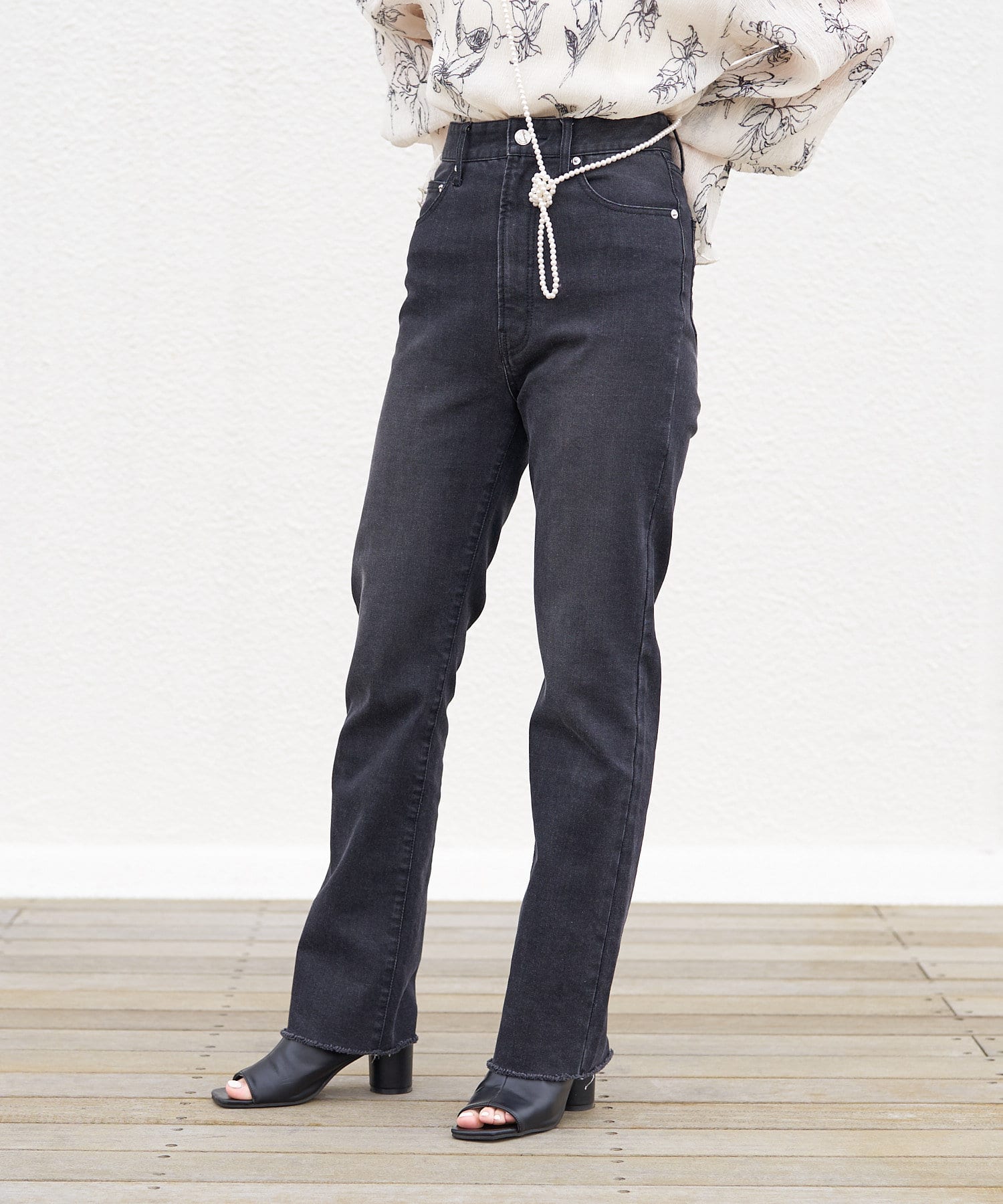 ストレートカラーデニム Who S Who Chico フーズフーチコ レディース Pal Closet パルクローゼット パルグループ公式ファッション通販サイト