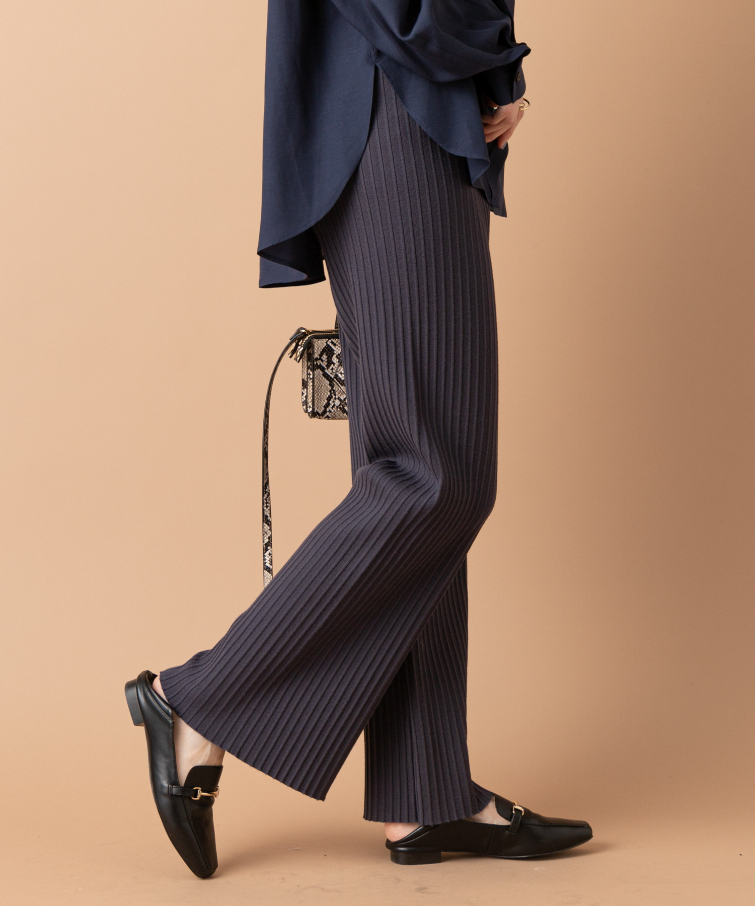 un dix cors(アンディコール) 【リラックス感のある履き心地・手洗い可】ニットストレートパンツ