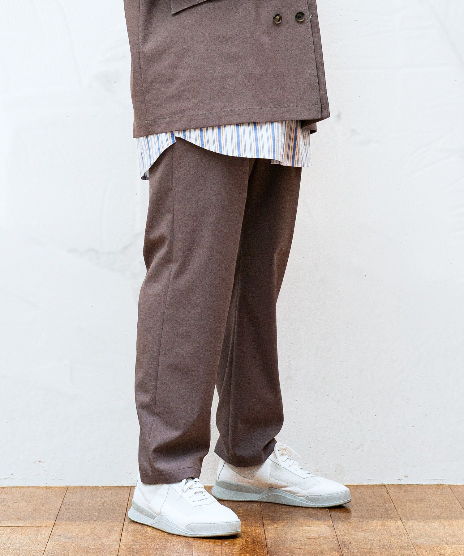 Taupe トープ コンフォートフラックステーパードパンツ Lui S ルイス メンズ Pal Closet パルクローゼット パルグループ公式ファッション通販サイト