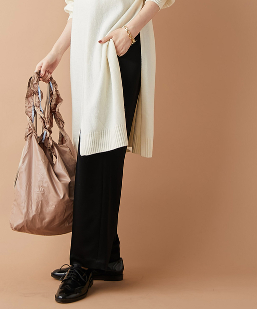 un dix cors(アンディコール) 【《落ち感のある素材が美脚に見せる》手洗い可】サテンストレートパンツ