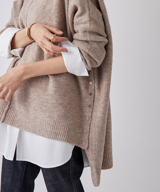 un dix cors(アンディコール) 【1枚でコーディネートが決まる】サイドボタンワイドニットプルオーバー