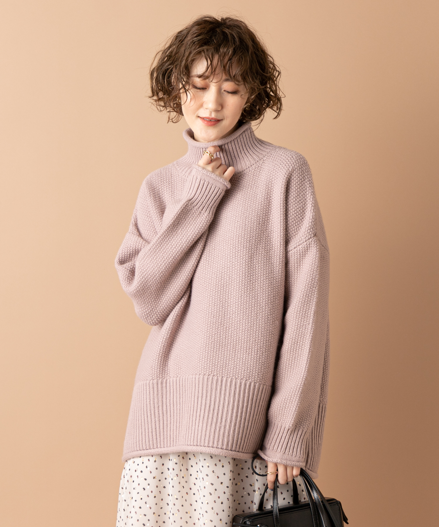 un dix cors(アンディコール) 【顔色に華やかさをプラス】裾スリットラーベンニット