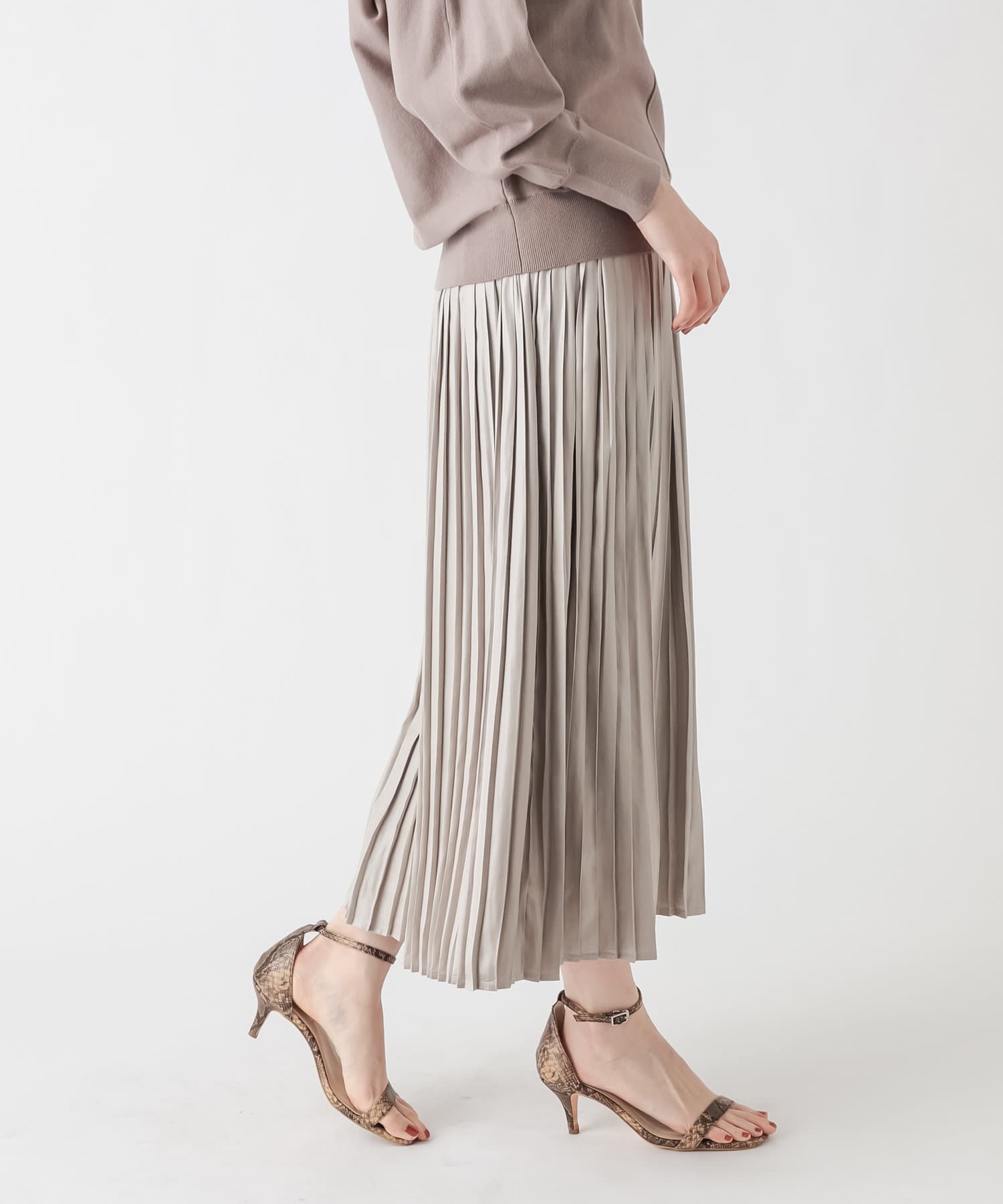 un dix cors(アンディコール) 【揺れ感が女性らしい】サテンプリーツスカート