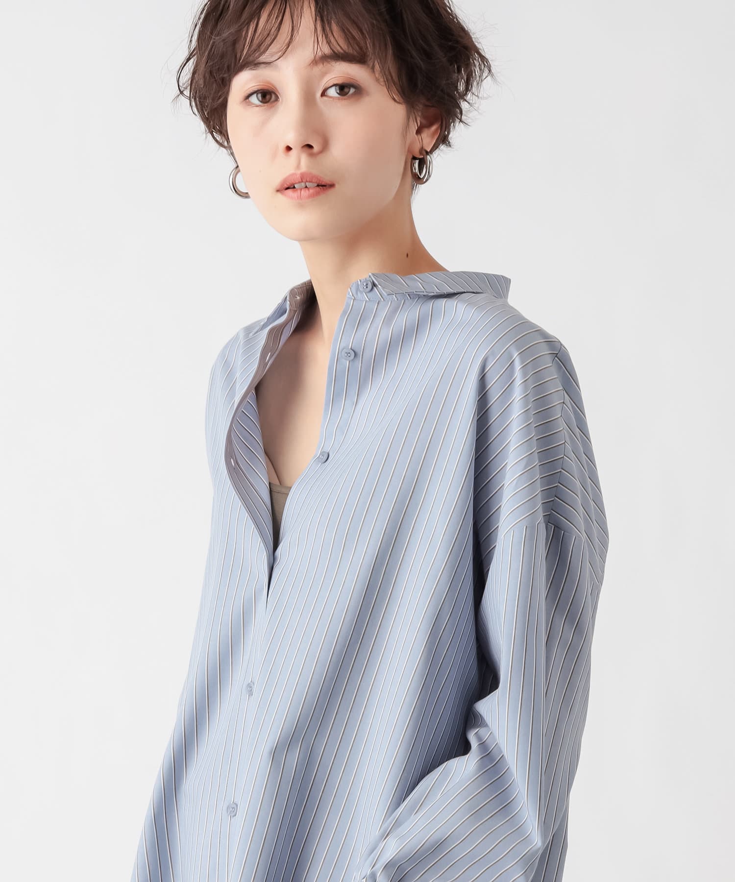 un dix cors(アンディコール) 【ワードローブに追加したい定番アイテム】ストライプチュニックシャツ