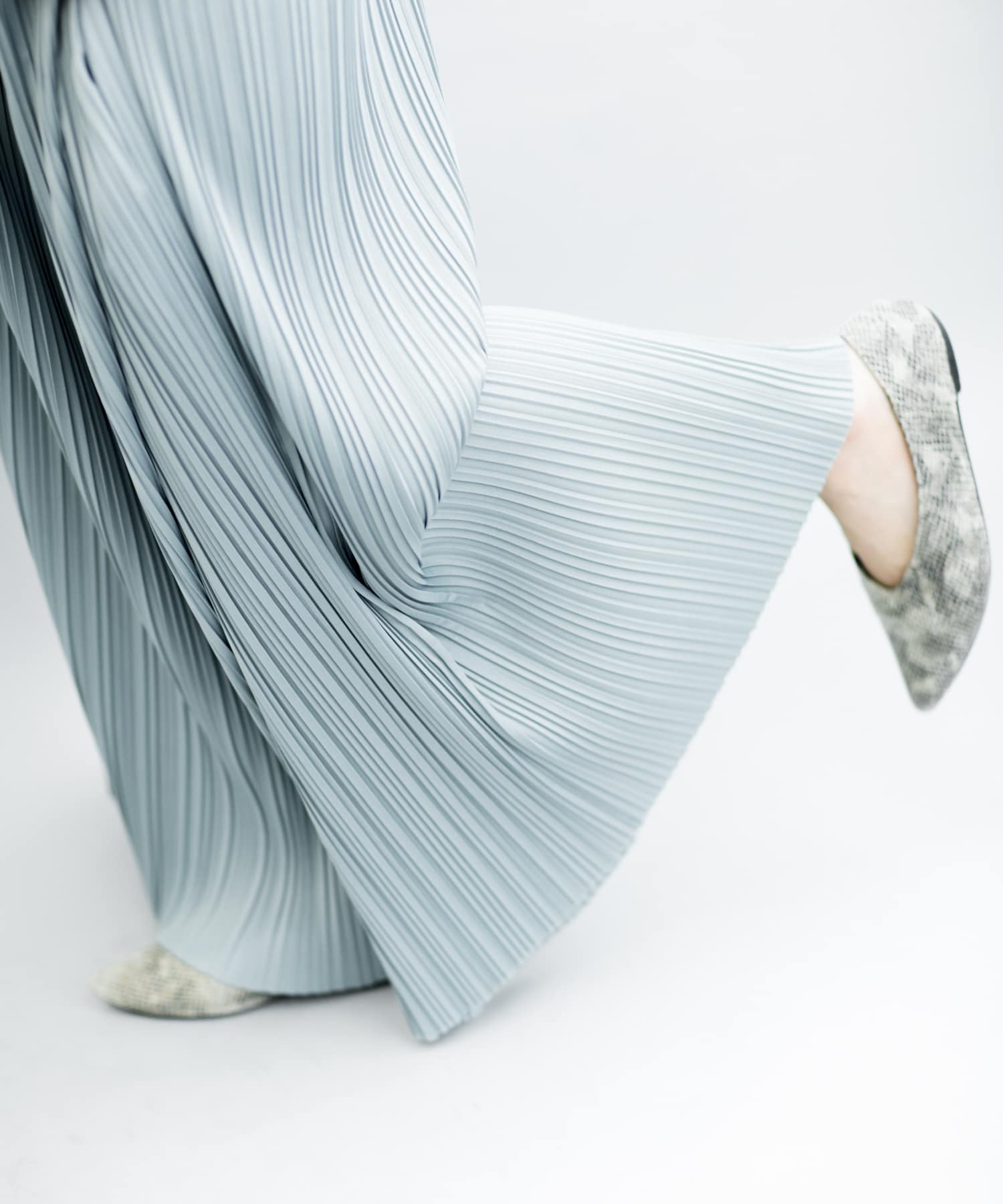 Thevon.(ゼヴォン) プリーツワイドサロペット