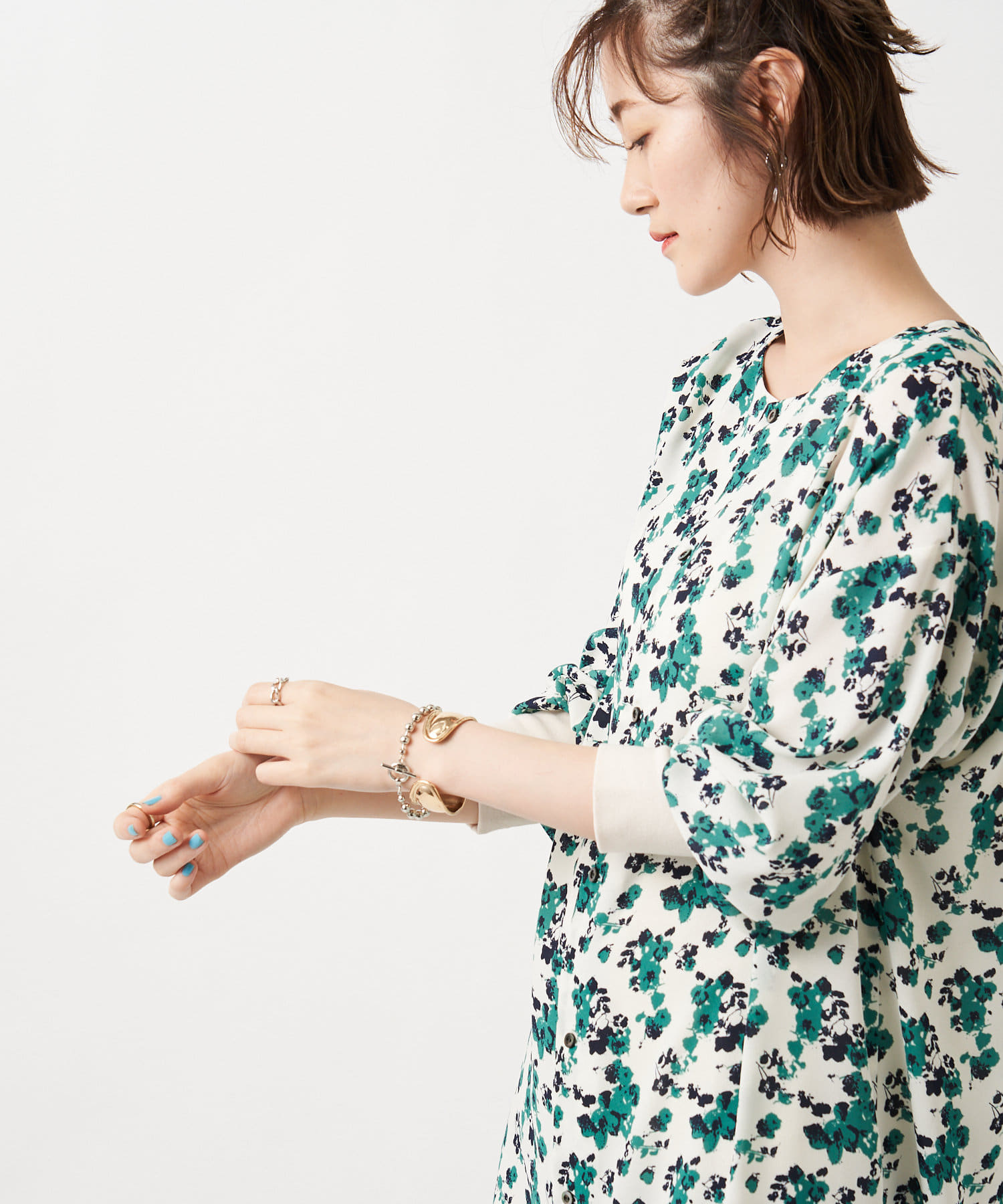 un dix cors(アンディコール) 【1枚で華やか】2WAYジョーゼットフラワーワンピース