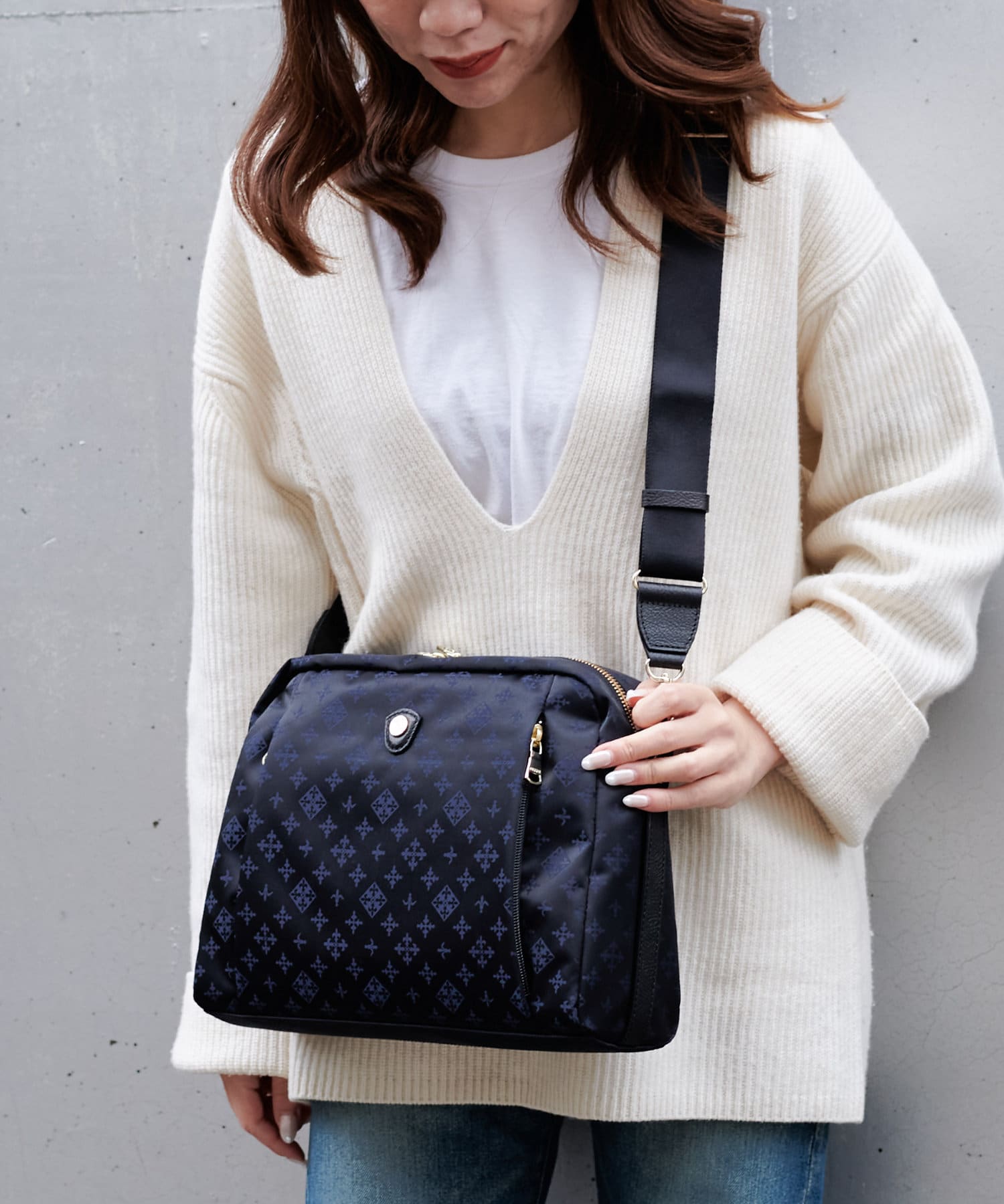 美品 russet ラシット コンフォタブルボディバッグ モノグラム