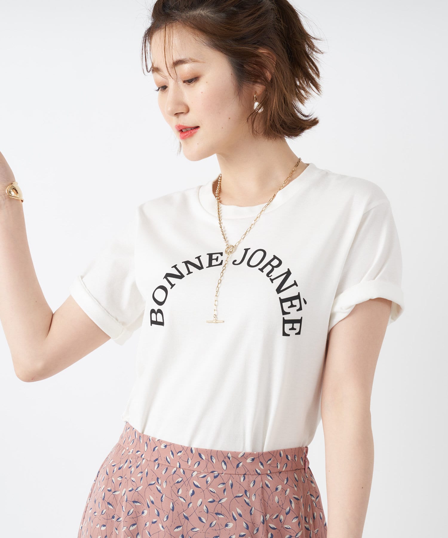 後ろ姿も気を抜かない 洗える Bonne Jornee Tシャツ Un Dix Cors アンディコール レディース Pal Closet パルクローゼット パルグループ公式ファッション通販サイト