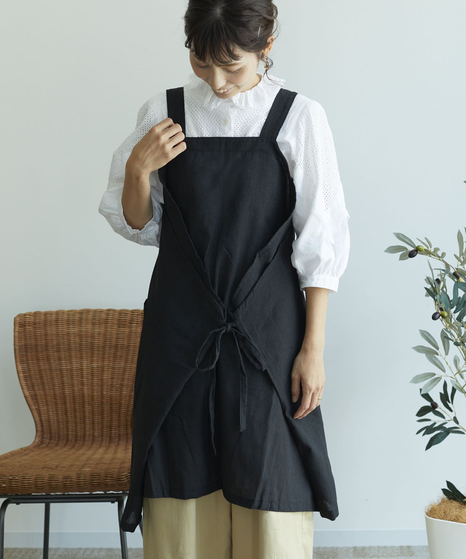 再入荷 ワンピースエプロン ブラック Salut サリュ ライフスタイル Pal Closet パルクローゼット パルグループ公式ファッション通販サイト