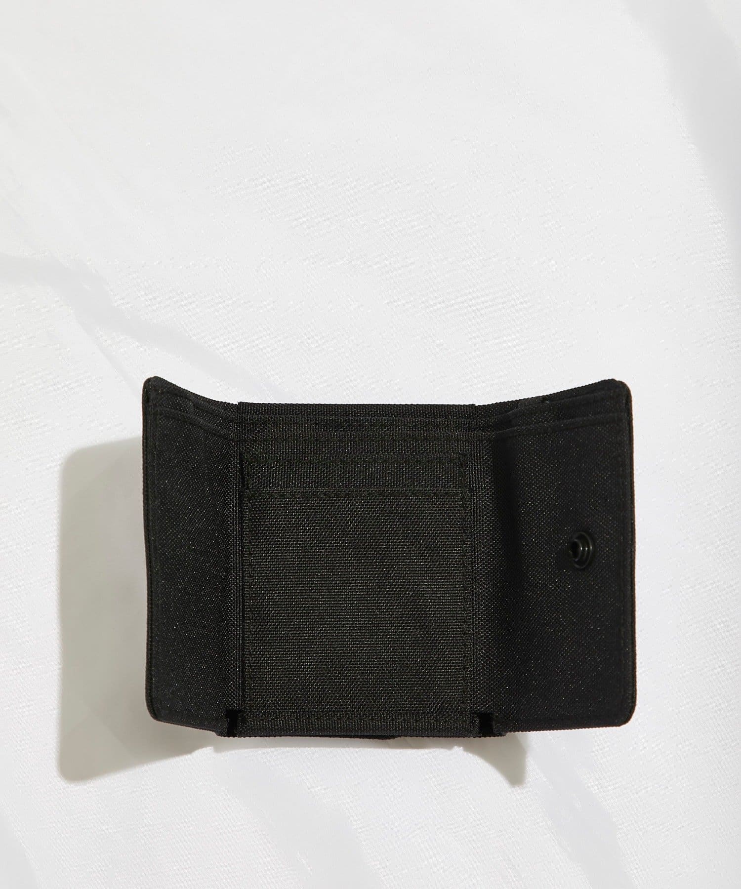 Men S ユニセックス シリコンワッペン付き三つ折り財布3 Colony 2139 コロニー トゥーワンスリーナイン メンズ Pal Closet パルクローゼット パルグループ公式ファッション通販サイト