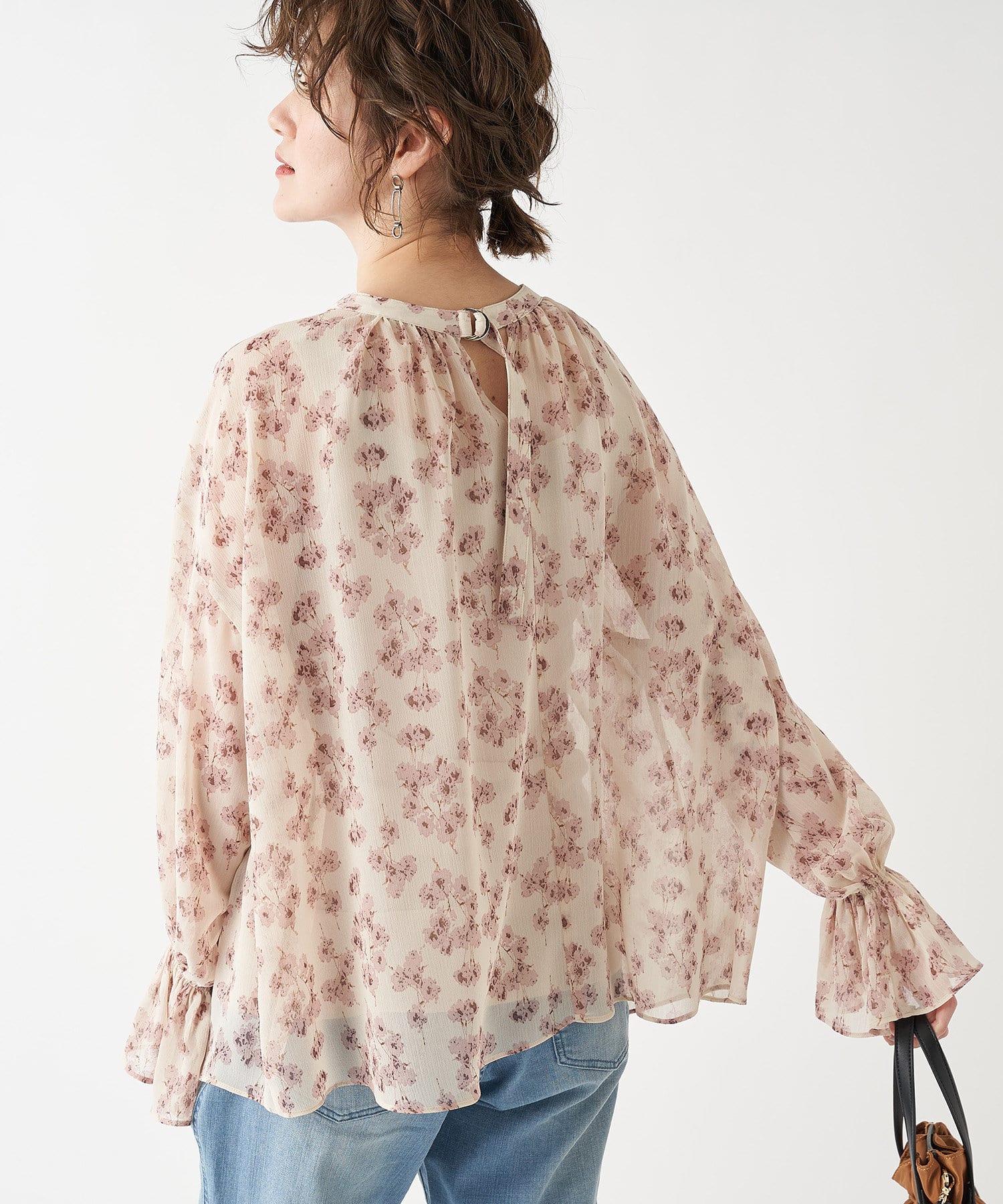 un dix cors(アンディコール) 【鮮度を上げるプリント柄】バックベルトギャザーブラウス