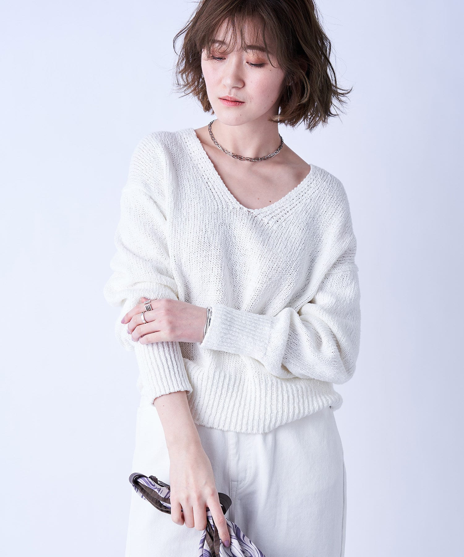 首周りを綺麗に上品に見せる リネン混スラブヤーンvネックニット Un Dix Cors アンディコール レディース Pal Closet パルクローゼット パルグループ公式ファッション通販サイト