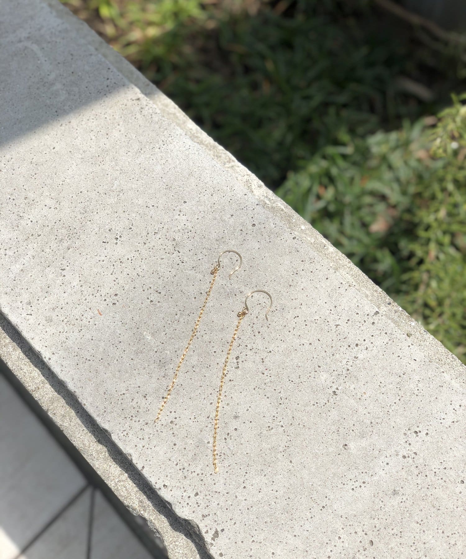 un dix cors(アンディコール) 【華奢なチェーンが大人の風合い】シンプルチェーンピアス