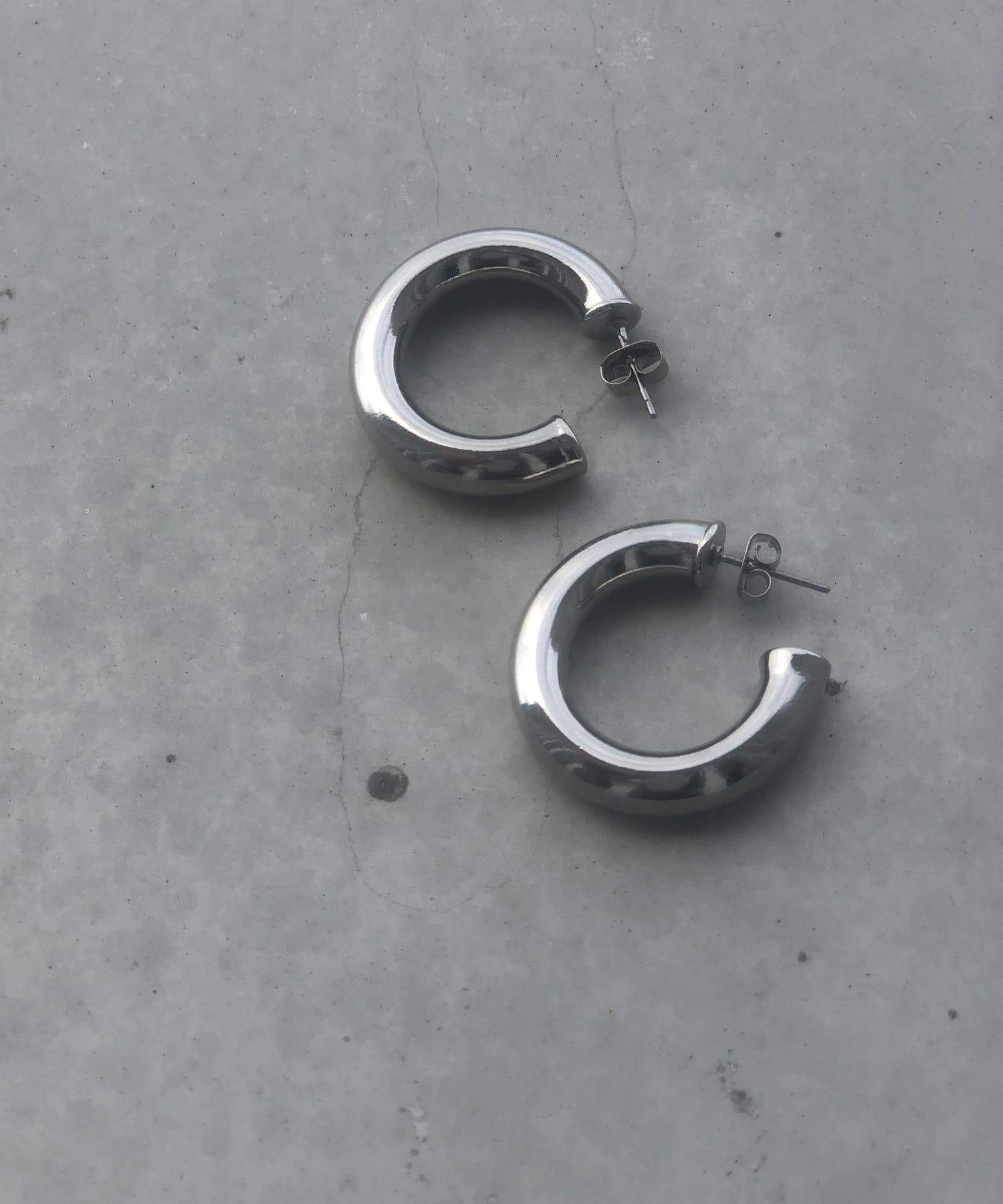 un dix cors(アンディコール) 【コロンと柔らかい印象】ボリュームフープピアス