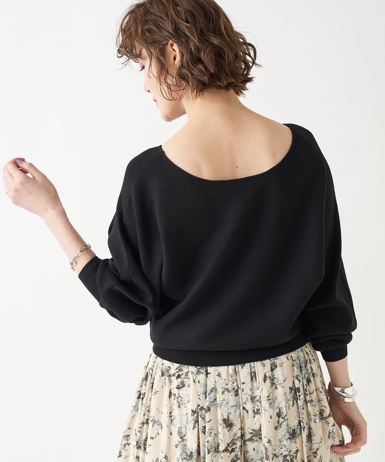 un dix cors(アンディコール) 【《アクセサリーのような華やかさ》手洗い可】パールバー付ドルマンニット