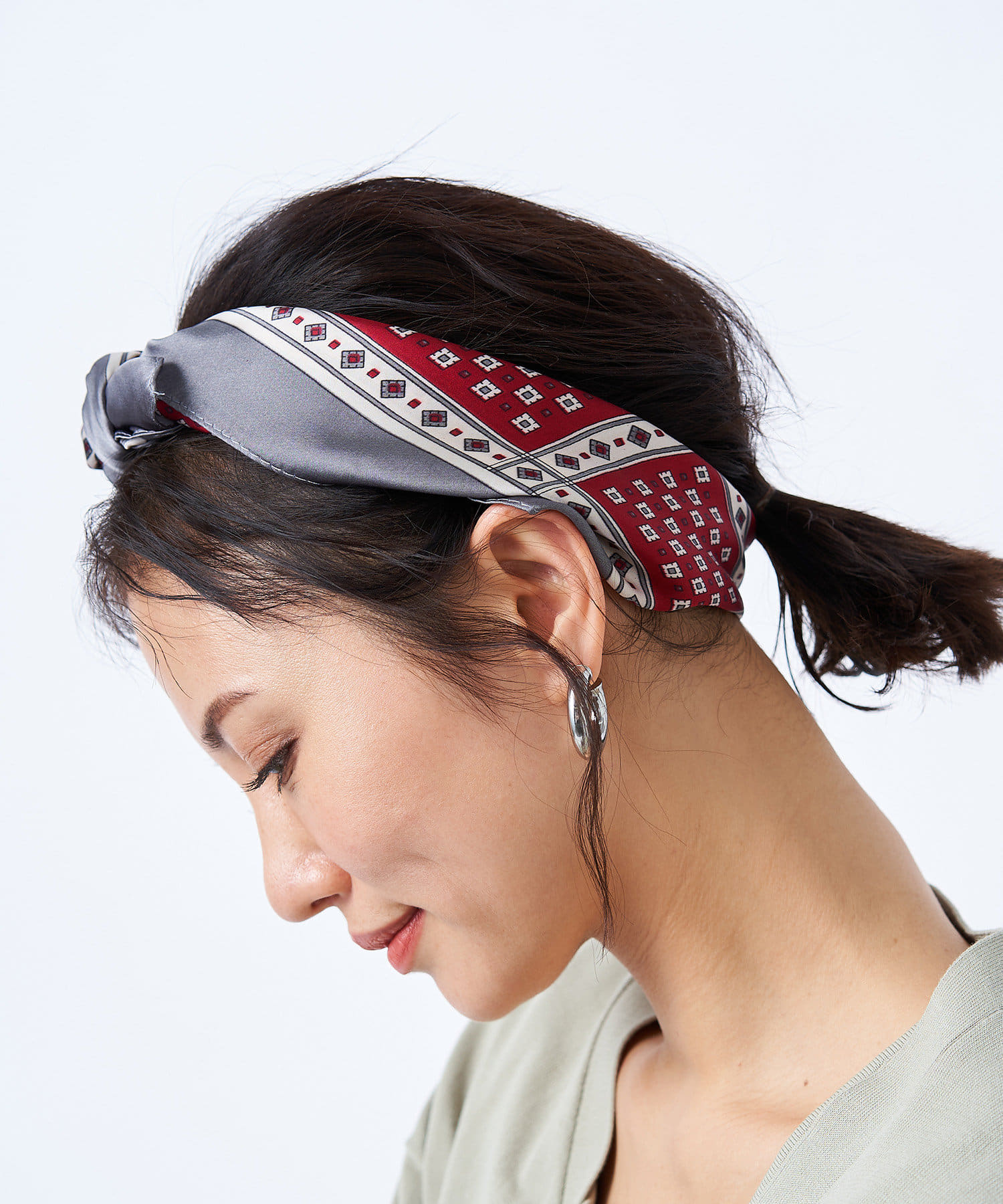 un dix cors(アンディコール) 【クラシックな大人フラワー】フラワーモチーフスカーフ