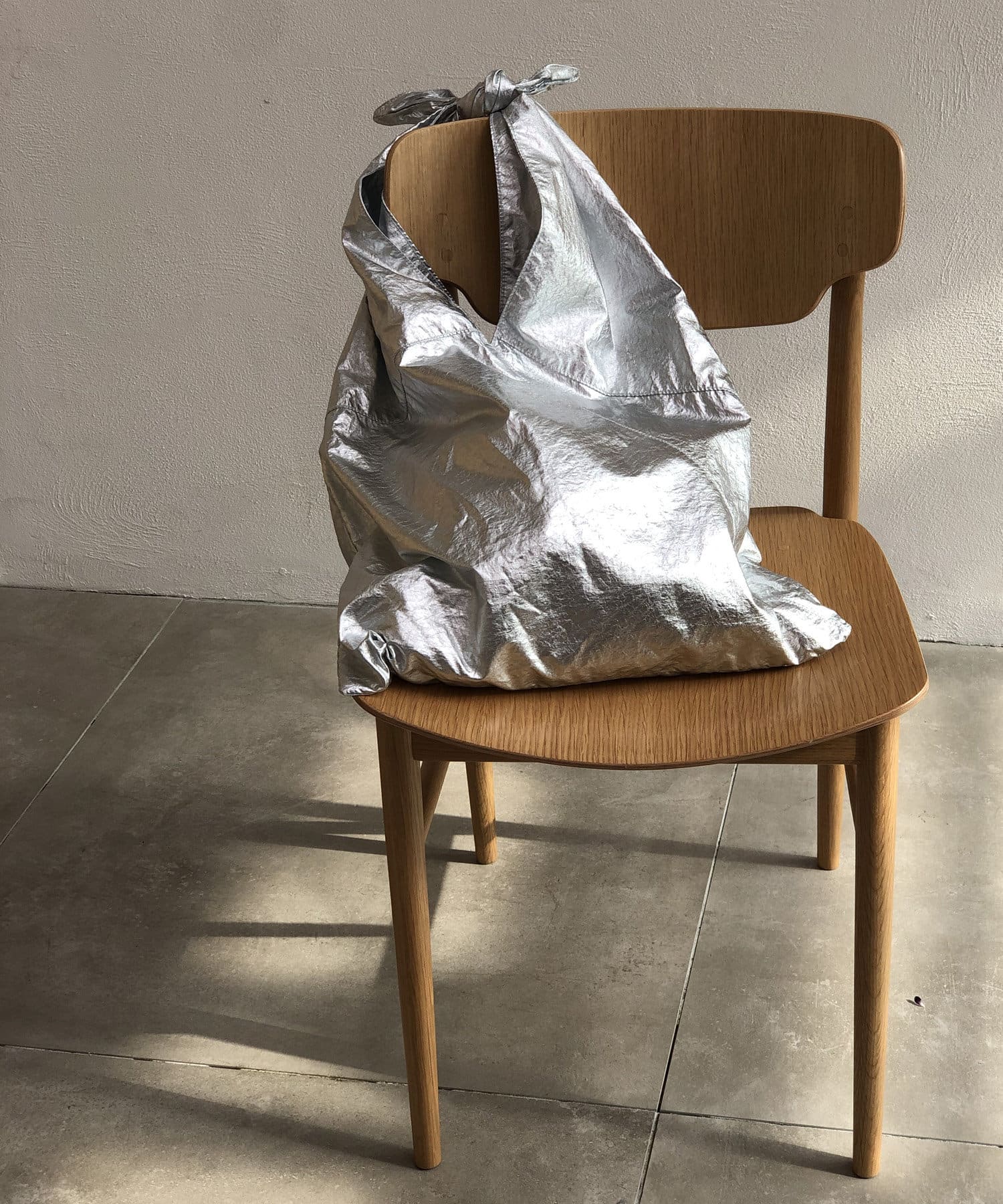 un dix cors(アンディコール) 【人気なメタリック素材できらめきをプラス】シャイニーエコバッグ