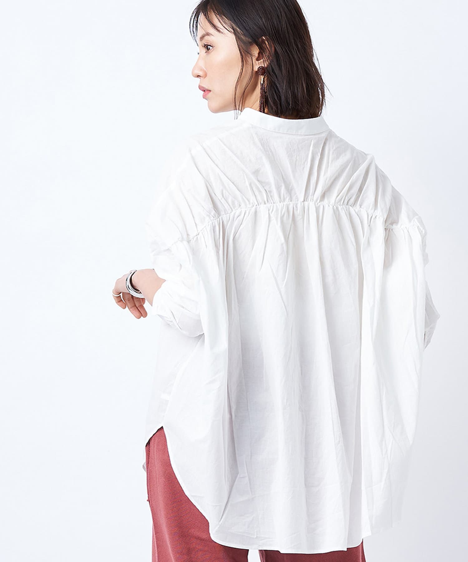 un dix cors(アンディコール) 【1枚で決まる主役級アイテム】バックギャザーボイルシャツ