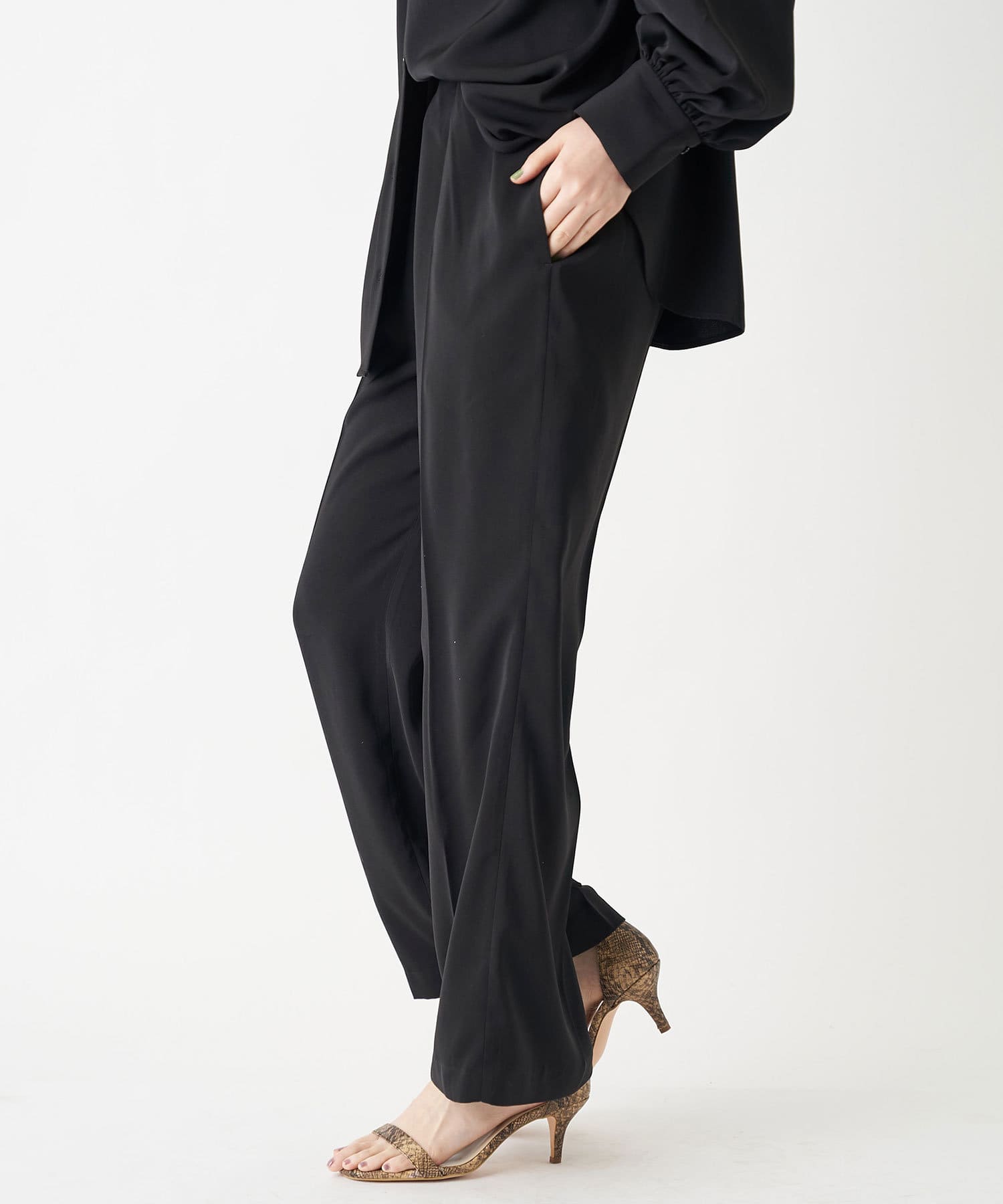 un dix cors(アンディコール) 【しわが気になりにくいデイリーボトム】イージーセンタープレスパンツ