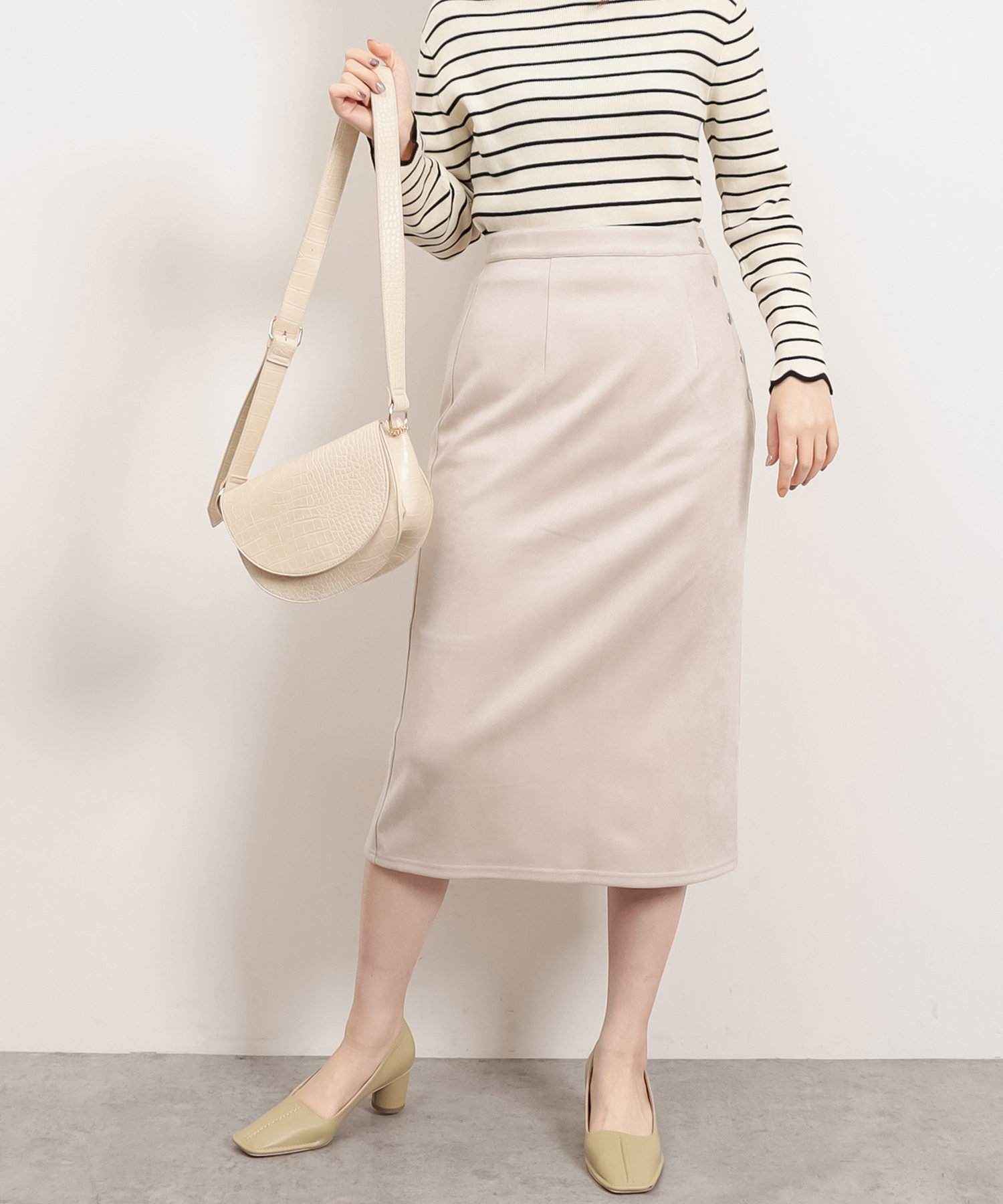 natural couture(ナチュラルクチュール) サイドドット釦ポンチスエードスカート
