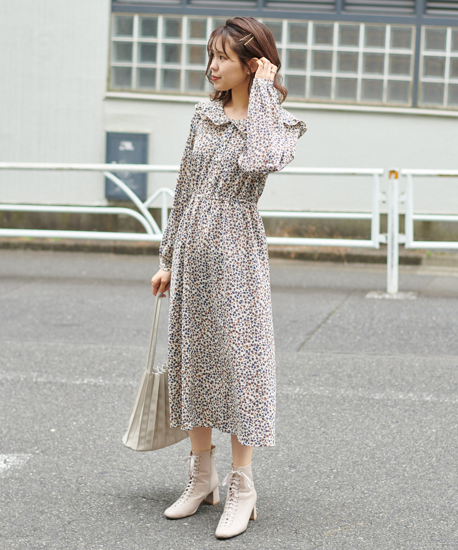 小花プリントビッグ襟ワンピース Nice Claup Outlet ナイスクラップ アウトレット レディース Pal Closet パルクローゼット パルグループ公式ファッション通販サイト