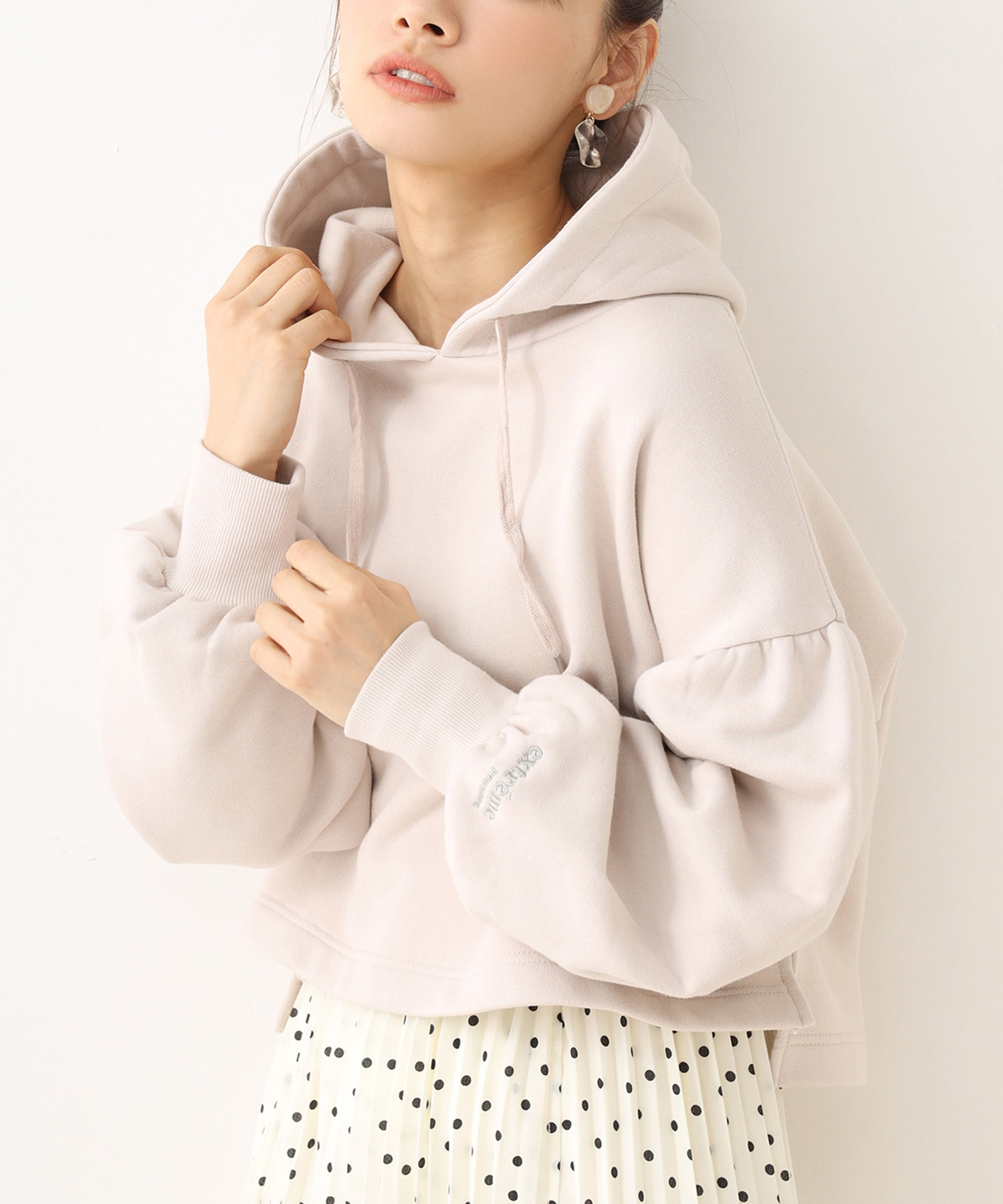 ダンボールフードショート丈パーカー One After Another Nice Claup ワンアフターアナザー ナイスクラップ レディース Pal Closet パルクローゼット パルグループ公式ファッション通販サイト